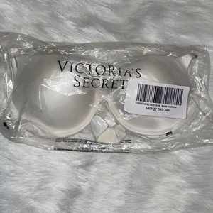 NWT!!! Victoria’s Secret Very Sexy Push-up Bra!
